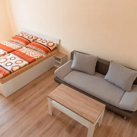 Nad Stastnym Sklepem Apartment Valtice